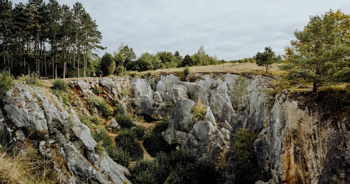 Rotsenlandschap in Fondry des Chiens.