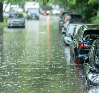 Inondation dans une commune : une des conséquences du changement climatique.
