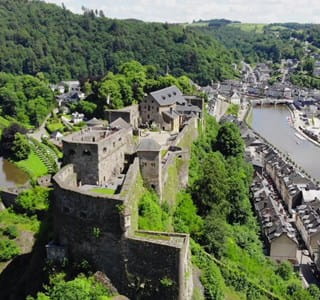 Het kasteel van Bouillon in de zomer