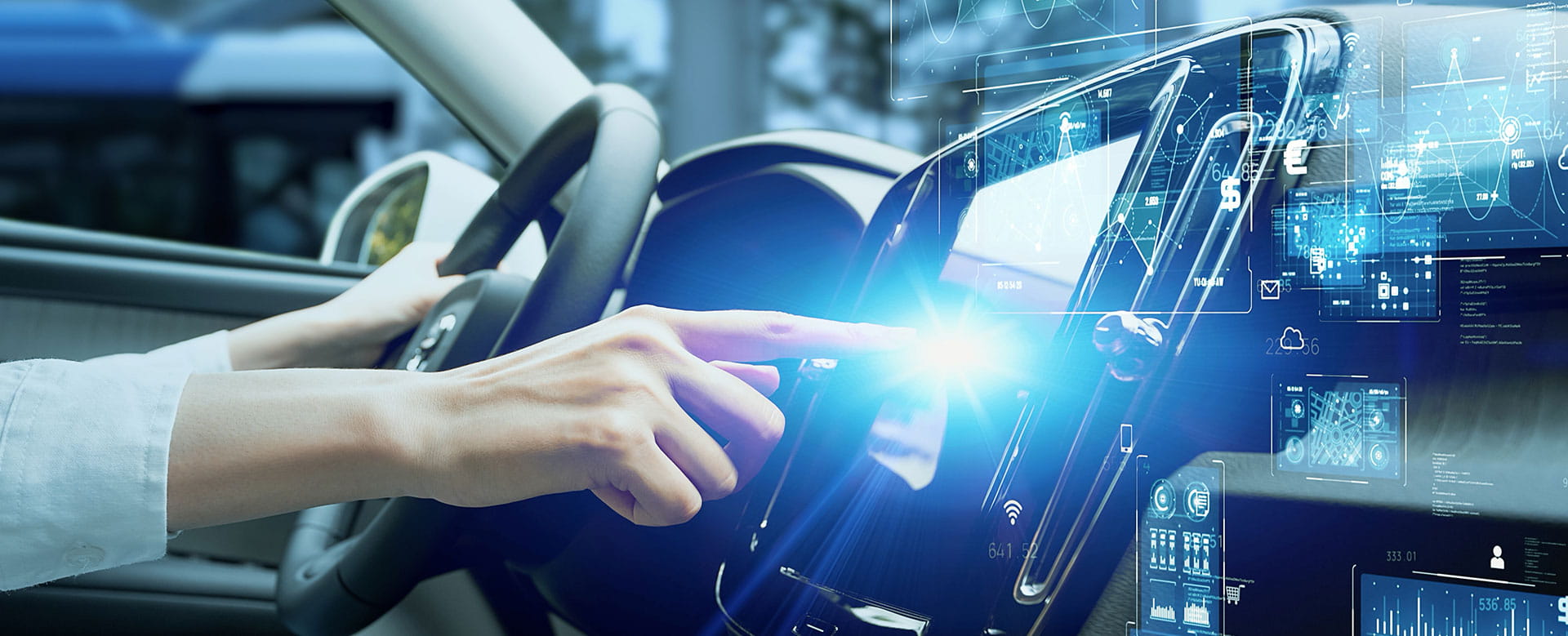 Conducteur qui donne des instructions à sa voiture autonome